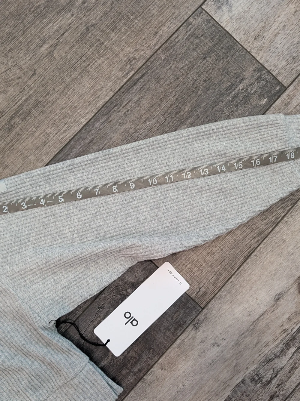 *New* Alo Women's Muse Gray Ribbed Cropped Hoodie Sz Small